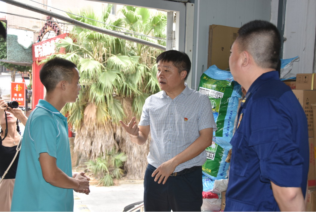 南安市政府黄景阳常务副市长带队开展节前安全生产检查